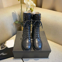 Load image into Gallery viewer, SE650 Size 5-9 Material: Cowhide Lining: Sheep skin Sole: Italian leather