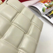 Load image into Gallery viewer, BV033 10.2x7.1x3.2inch