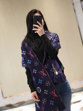 Load image into Gallery viewer, CLTH186 94%wool, 6% Pure Silk 174x30cm