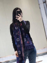 Load image into Gallery viewer, CLTH186 94%wool, 6% Pure Silk 174x30cm