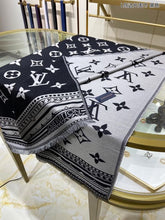 Load image into Gallery viewer, CLTH188 70%Wool, 30% Pure Silk 70x200cm