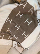 Load image into Gallery viewer, CLTH192 90%Wool,10%Cashmere 135x180cm