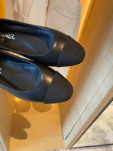 Load image into Gallery viewer, SE659 Size 4-11 Material: Cowhide Lining: Sheep skin Sole: Italian leather