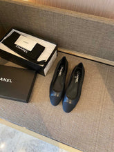 Load image into Gallery viewer, SE659 Size 4-11 Material: Cowhide Lining: Sheep skin Sole: Italian leather