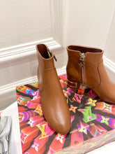 Load image into Gallery viewer, SE668 Size 4-9 Heels:5cm Material: Cowhide Lining: Sheep skin Sole: Italian leather