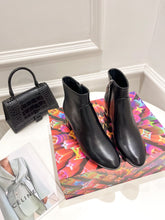 Load image into Gallery viewer, SE668 Size 4-9 Heels:5cm Material: Cowhide Lining: Sheep skin Sole: Italian leather