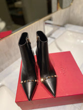 Load image into Gallery viewer, SE681 Size 5-8 Heels:7cm Material: Cowhide Lining: Sheep skin Sole: Italian leather