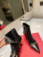 Load image into Gallery viewer, SE681 Size 5-8 Heels:7cm Material: Cowhide Lining: Sheep skin Sole: Italian leather