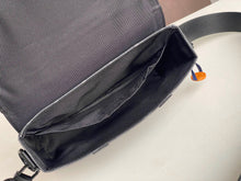 Load image into Gallery viewer, MBG016 9.5x9.1x2.2inch