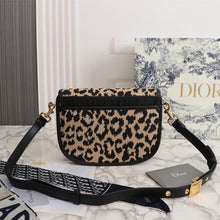 Load image into Gallery viewer, DR177 8.7x6.7x2.4inch