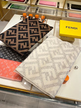 Load image into Gallery viewer, CLTH202 100%Wool 45x170cm