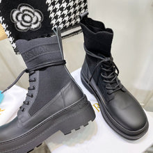 Load image into Gallery viewer, SE696 Size 4-10 Material: Cowhide Lining: Sheep skin Sole: Rubber