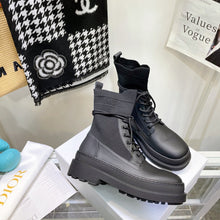 Load image into Gallery viewer, SE696 Size 4-10 Material: Cowhide Lining: Sheep skin Sole: Rubber