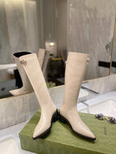 Load image into Gallery viewer, SE701 Size 5-10 Heels:3cm Shaft measures approximately 15.5” from arch Material: Cowhide Lining: Sheep skin