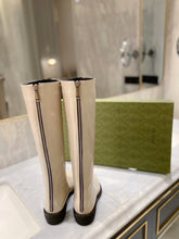 Load image into Gallery viewer, SE701 Size 5-10 Heels:3cm Shaft measures approximately 15.5” from arch Material: Cowhide Lining: Sheep skin