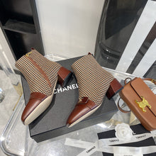 Load image into Gallery viewer, SE702 Size 5-9 Material: Cowhide Lining: Sheep skin Sole: Italian leather