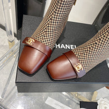 Load image into Gallery viewer, SE702 Size 5-9 Material: Cowhide Lining: Sheep skin Sole: Italian leather