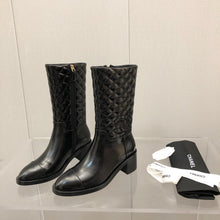 Load image into Gallery viewer, SE709 Size 5-9 Heels:4.5cm Material: Cowhide/Sude Lining: Sheepskin Sole: Rubber