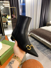 Load image into Gallery viewer, SE730 Size 4-10 Heels:2.4cm Material: Cowhide Lining: Sheep skin Sole: Italian leather