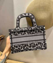 Load image into Gallery viewer, DR202 HIGHEST QUALITY VERSION Mini:8.9x9.5x3.2inch S:14.4x11x6.9inch L:16.3x13.8x7.1inch