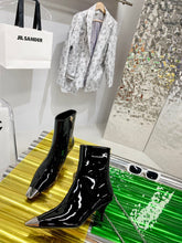 Load image into Gallery viewer, SE737 Size 5-9 Heels:4.5cm Material: Cowhide Lining: Sheep skin Sole: Italian leather