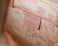 Load image into Gallery viewer, DR204 HIGHEST QUALITY VERSION L:16.3x13.8x7.1inch S:14.4x11x6.9inch