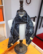 Load image into Gallery viewer, CLTH208 100%silk 90x90cm