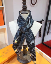 Load image into Gallery viewer, CLTH208 100%silk 90x90cm