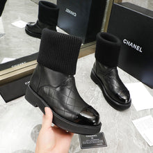 Load image into Gallery viewer, SE743 Size 5-9 Material: Cowhide Lining: Sheep skin Sole: Rubber