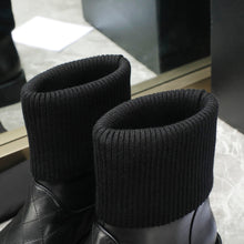 Load image into Gallery viewer, SE743 Size 5-9 Material: Cowhide Lining: Sheep skin Sole: Rubber