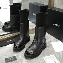 Load image into Gallery viewer, SE743 Size 5-9 Material: Cowhide Lining: Sheep skin Sole: Rubber