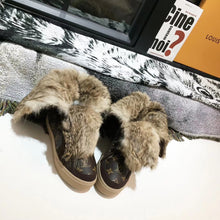 Load image into Gallery viewer, SE744 Size 4-12 Material: Cowhide Lining: Rabbit Fur Sole: Rubber