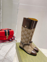 Load image into Gallery viewer, SE746 Size 5-9 Material: Cowhide Lining: Sheep skin Sole: Italian leather