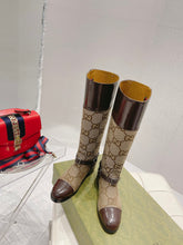 Load image into Gallery viewer, SE746 Size 5-9 Material: Cowhide Lining: Sheep skin Sole: Italian leather