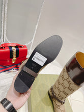 Load image into Gallery viewer, SE746 Size 5-9 Material: Cowhide Lining: Sheep skin Sole: Italian leather