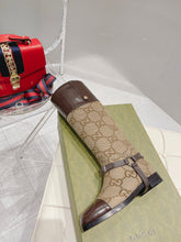 Load image into Gallery viewer, SE746 Size 5-9 Material: Cowhide Lining: Sheep skin Sole: Italian leather