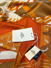 Load image into Gallery viewer, CLTH214 140x140cm 70%wool, 30% Pure Silk