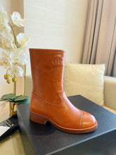 Load image into Gallery viewer, SE758 Size 5-9 Material: Cowhide Lining: Sheep skin Sole: Italian leather
