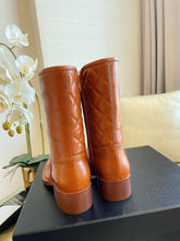 Load image into Gallery viewer, SE758 Size 5-9 Material: Cowhide Lining: Sheep skin Sole: Italian leather
