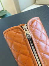 Load image into Gallery viewer, SE758 Size 5-9 Material: Cowhide Lining: Sheep skin Sole: Italian leather