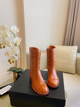 Load image into Gallery viewer, SE758 Size 5-9 Material: Cowhide Lining: Sheep skin Sole: Italian leather