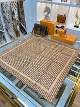 Load image into Gallery viewer, CLTH218 Silk 90x90cm