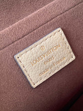 Load image into Gallery viewer, LB597 HIGHEST QUALITY VERSION S:9.8x7.1x4.7inch M:12.6x9.4x5.9inch