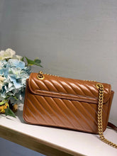 Load image into Gallery viewer, GC395 S:8.7x5.1x2.4 M:10.2x5.9x2.8