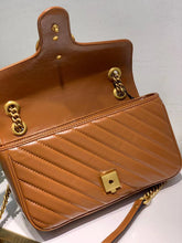 Load image into Gallery viewer, GC395 S:8.7x5.1x2.4 M:10.2x5.9x2.8