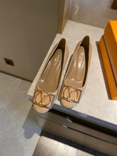 Load image into Gallery viewer, SE791 Size5-10 Material: Cowhide Lining: Sheep skin Sole: Italian leather