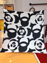 Load image into Gallery viewer, CLTH223 100% Silk 90x90cm