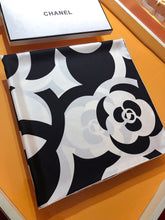 Load image into Gallery viewer, CLTH223 100% Silk 90x90cm