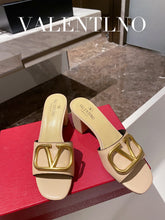 Load image into Gallery viewer, SE797 Size5-11 Heels:6.5cm Material: Cowhide Lining: Sheep skin Sole: Italian leather