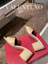 Load image into Gallery viewer, SE797 Size5-11 Heels:6.5cm Material: Cowhide Lining: Sheep skin Sole: Italian leather